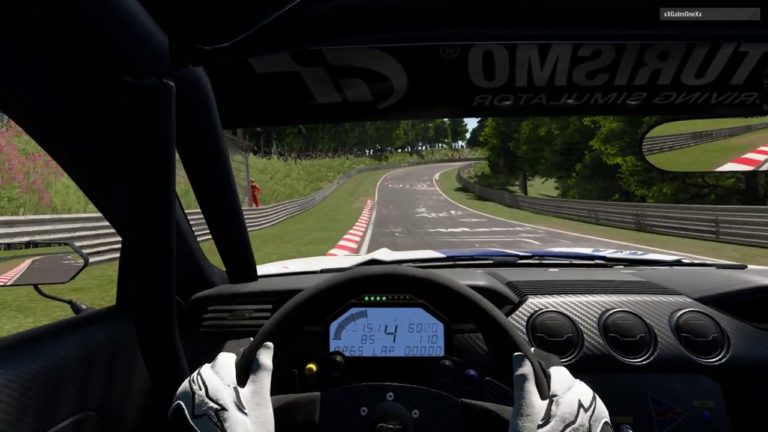 can you play gran turismo sport with a controller